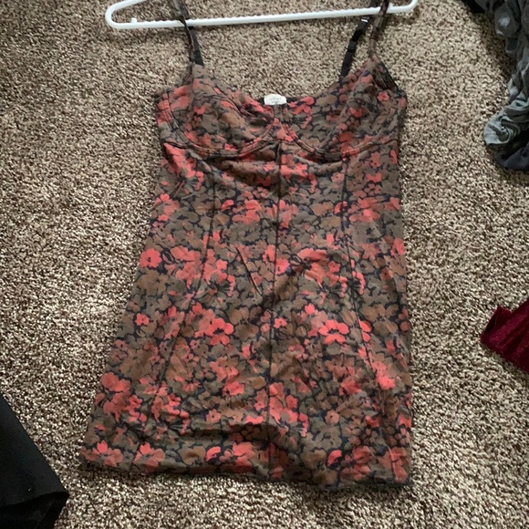 Aritzia Wilfred size medium tank - Picture 3 of 3